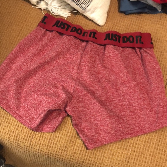 Nike Dri-Fit shorts size small - Picture 2 of 3